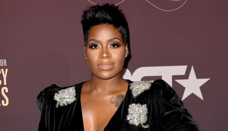 Sigma Gamma Rho welcomes Fantasia to their sorority Sigma Gamma Rho welcomes Fantasia to their sorority