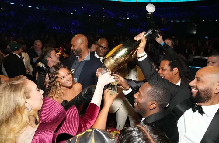Jay-Z believes that Beyoncé should win Album of the Year Jay-Z believes that Beyoncé should win Album of the Year