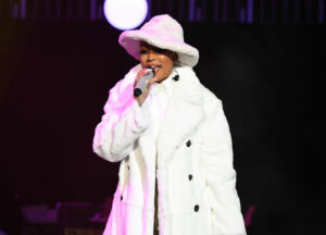 Monica jumps off stage to address a man who hit a woman at her concert Monica jumps off stage to address a man who hit a woman at her concert