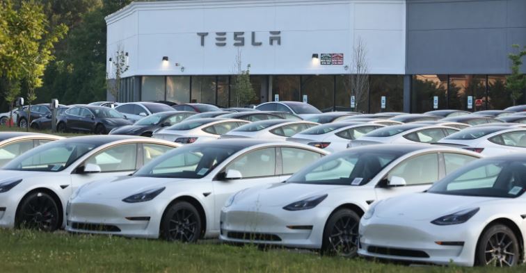 Tesla Initiates Major Recall Over Autopilot Monitoring System Defect Tesla Initiates Major Recall Over Autopilot Monitoring System Defect