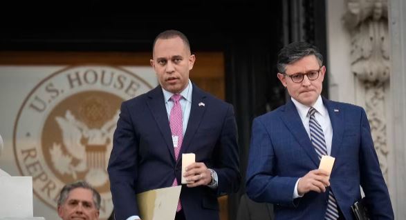 House Speaker Mike Johnson’s Position Appears Secure Amid Democratic Opposition to Ouster Effort House Speaker Mike Johnson’s Position Appears Secure Amid Democratic Opposition to Ouster Effort