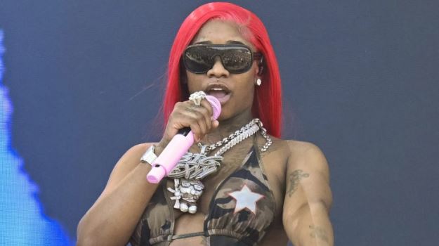 Social Media Goes OFF After Sexyy Red Clarifies Comment About Those With “Carpet” Or 4C Hair Social Media Goes OFF After Sexyy Red Clarifies Comment About Those With “Carpet” Or 4C Hair