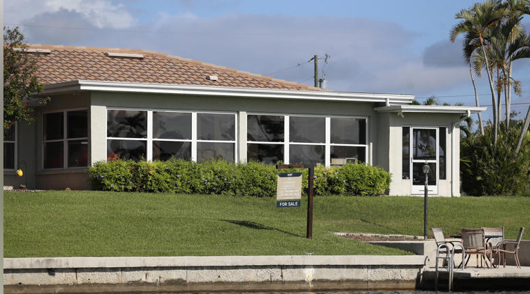 Florida Housing Market Hit by ‘Nightmare Scenarios’ as Deals Collapse Florida Housing Market Hit by ‘Nightmare Scenarios’ as Deals Collapse