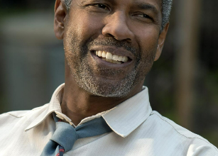 Denzel Washington Rejects the “Hollywood Actor” Label: “I’m a Stage Actor Who Does Film”