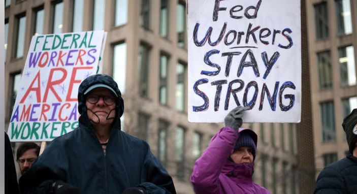 Federal Workers Face Resignation Deadline Amid Legal Challenge Federal Workers Face Resignation Deadline Amid Legal Challenge