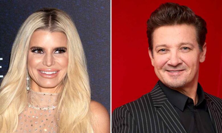 Jessica Simpson Loves Jeremy Renner’s Shirtless Workout Videos Jessica Simpson Loves Jeremy Renner’s Shirtless Workout Videos