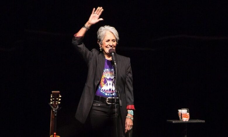 Joan Baez Slams ‘Incompetent Billionaires’ Running America Joan Baez Slams ‘Incompetent Billionaires’ Running America