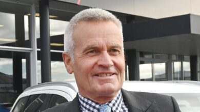 Mayoral hopeful dumps candidate over karakia critique