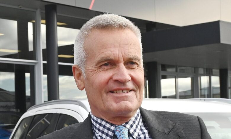 Mayoral hopeful dumps candidate over karakia critique Mayoral hopeful dumps candidate over karakia critique