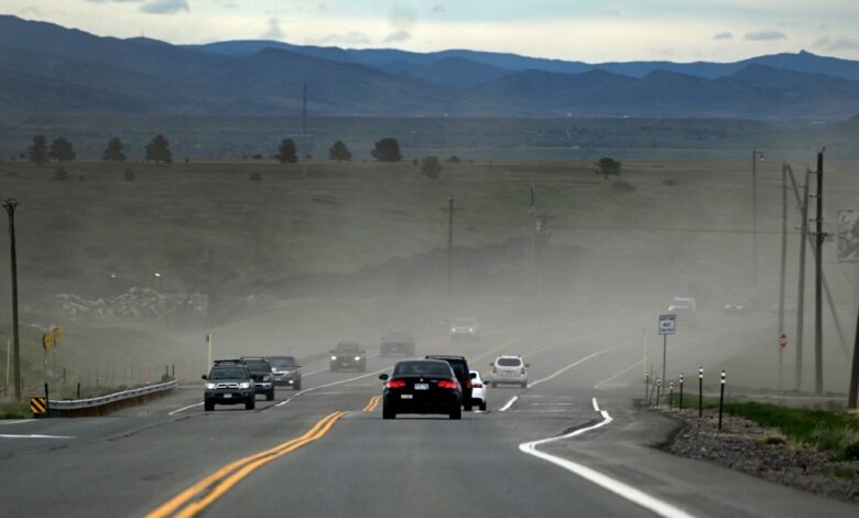 Power outages hit 8,000 metro Denver customers Power outages hit 8,000 metro Denver customers