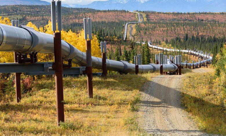 4 Pipeline Stocks to Buy With ,000 and Hold Forever