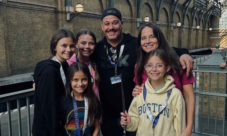 Boston Rob Mariano Reacts to Daughters’ Friends Calling Him Hot Boston Rob Mariano Reacts to Daughters’ Friends Calling Him Hot