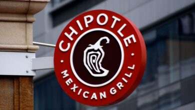 Chipotle heads south of the border with opening of 1st location in Mexico