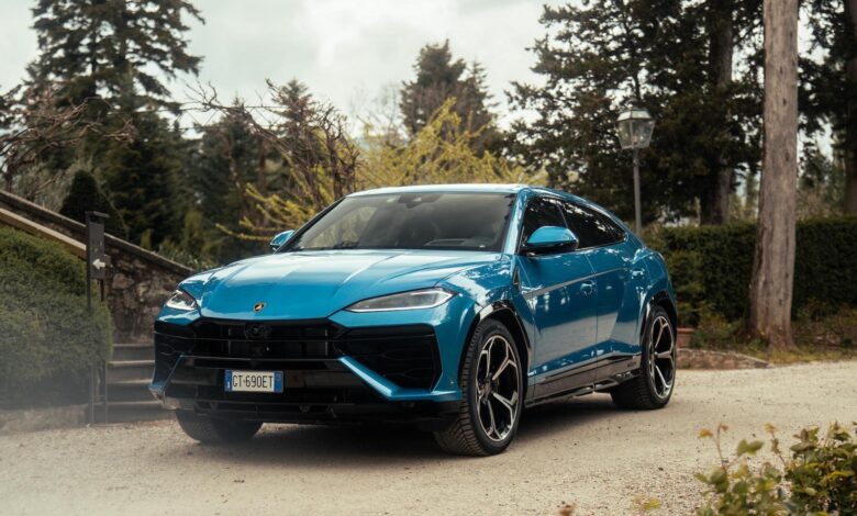 Cruising Tuscany in the more refined Lamborghini Urus SE plug-in hybrid Cruising Tuscany in the more refined Lamborghini Urus SE plug-in hybrid