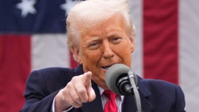 Dollar, Stocks Sink, Gold Hits High On Trump Tariffs