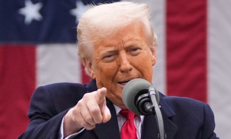 Dollar, Stocks Sink, Gold Hits High On Trump Tariffs