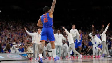 Florida wins its third national title and denies Houston its first