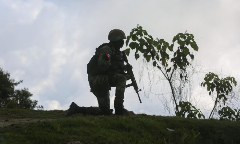 Gangs in Haiti kill 4 soldiers, 4 civilians in bid to seize full control of capital Gangs in Haiti kill 4 soldiers, 4 civilians in bid to seize full control of capital