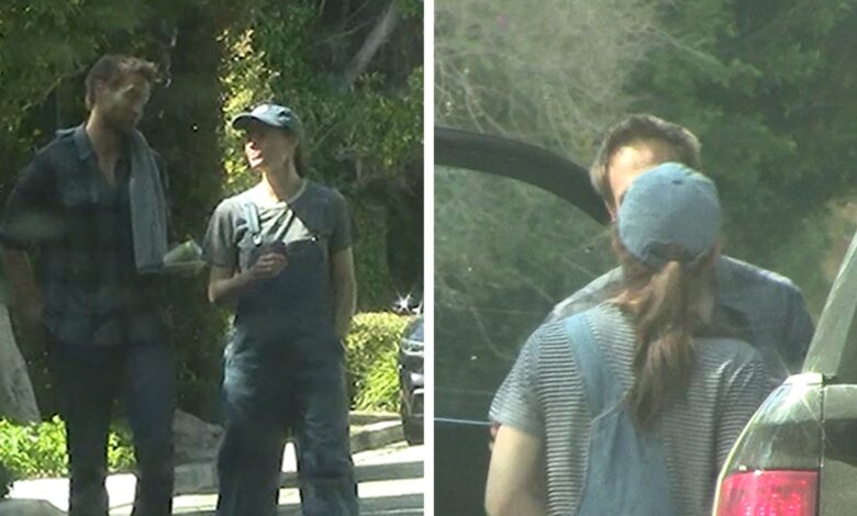 Jennifer Garner Seen Making Out With Boyfriend John Miller, NOT Ben Affleck Jennifer Garner Seen Making Out With Boyfriend John Miller, NOT Ben Affleck