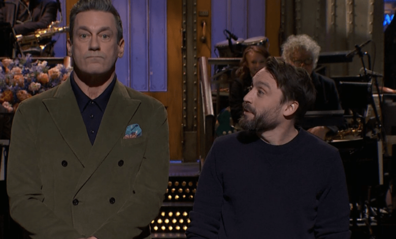 Kieran Culkin Crashes Jon Hamm’s SNL Monologue; Hamm Demands His Oscar Kieran Culkin Crashes Jon Hamm’s SNL Monologue; Hamm Demands His Oscar