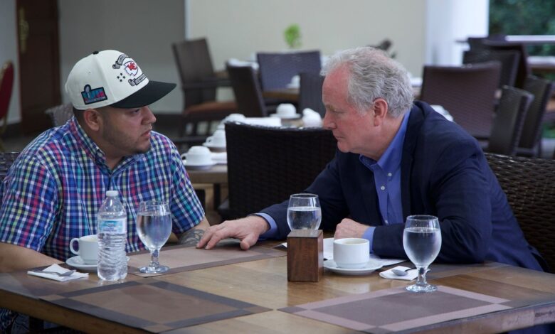 Maryland Sen. Van Hollen shares photo with Kilmar Abrego Garcia in El Salvador Maryland Sen. Van Hollen shares photo with Kilmar Abrego Garcia in El Salvador