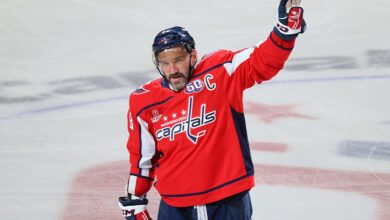 Alex Ovechkin ties Wayne Gretzky’s NHL career goals record with No. 894