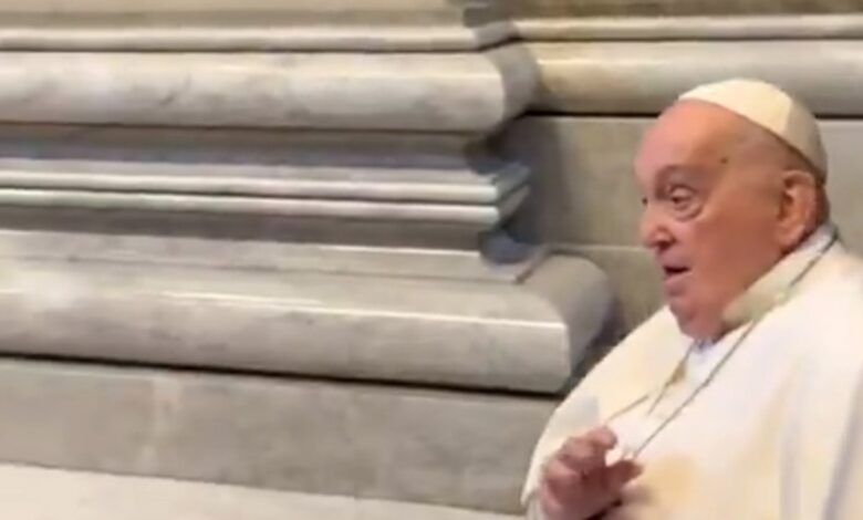 Pope Francis makes surprise appearance at St. Peter’s Basilica Pope Francis makes surprise appearance at St. Peter’s Basilica