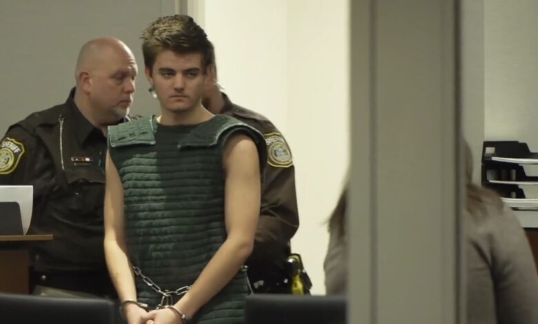 Wisconsin teen allegedly killed parents in extremist plot to assassinate Trump, FBI says Wisconsin teen allegedly killed parents in extremist plot to assassinate Trump, FBI says