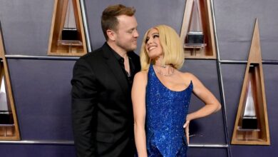 Celebrity Couples Heat Up 2025 AMAs Red Carpet