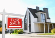 Economic factors make some luxury homebuyers hesitate