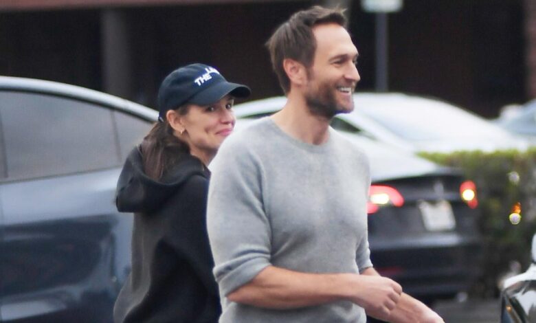 Jennifer Garner and John Miller’s Rare Public Outing in L.A. Jennifer Garner and John Miller’s Rare Public Outing in L.A.