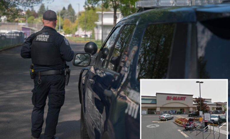 Madman wielding rifle-shaped bong inside grocery store parking lot locks down part of Oregon town: cops Madman wielding rifle-shaped bong inside grocery store parking lot locks down part of Oregon town: cops