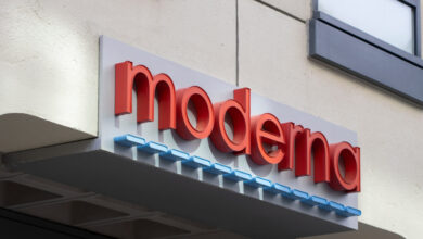 Moderna bird flu vaccine development contract canceled by HHS