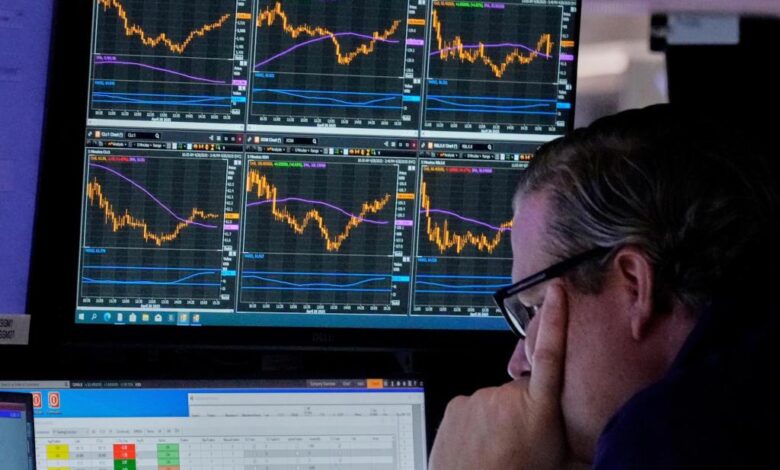Most US stocks fall following mixed profit reports from Target, Lowe’s Most US stocks fall following mixed profit reports from Target, Lowe’s