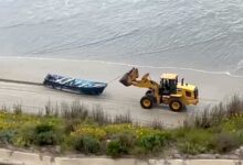 Boat washes ashore near San Diego with 3 dead, 4 survivors and 9 unaccounted for