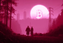 Crypto Analyst Issues Bitcoin Alert, Says BTC Dump Incoming if History Repeats Itself – Here Are His Targets