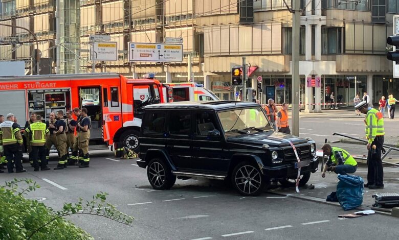 Several injured when a car slams into them in the German city of Stuttgart. The driver is arrested Several injured when a car slams into them in the German city of Stuttgart. The driver is arrested