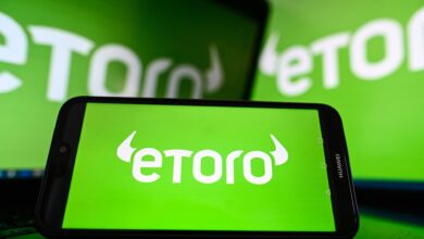 Stock and crypto trading site eToro prices IPO at per share