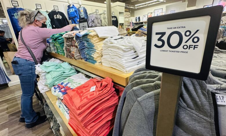 U.S. economy shrank 0.3% in the first quarter as Trump policy uncertainty weighed on businesses U.S. economy shrank 0.3% in the first quarter as Trump policy uncertainty weighed on businesses