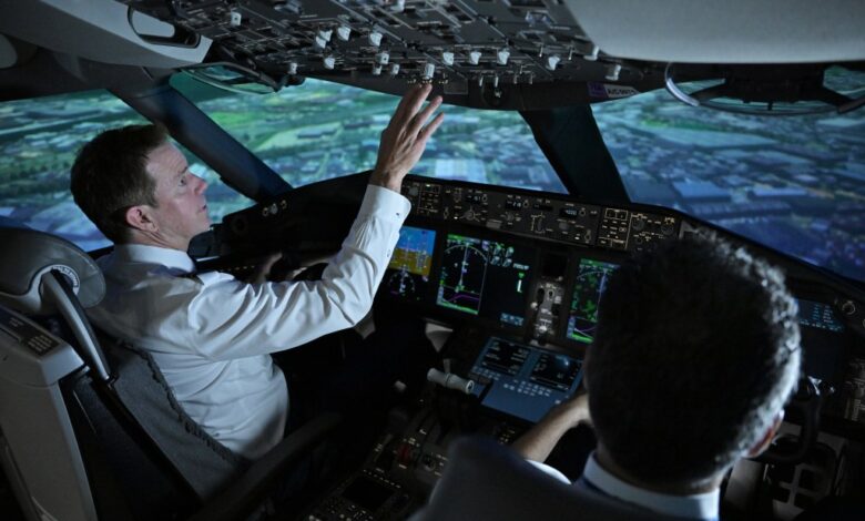 United Airlines training manager says pilots can handle communication outages United Airlines training manager says pilots can handle communication outages