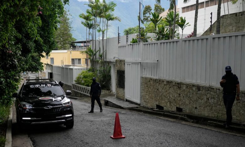 Venezuela denies that opposition members left country under intl rescue operation Venezuela denies that opposition members left country under intl rescue operation