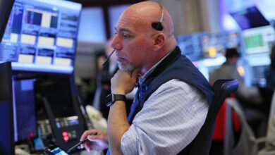 Stock market treads water as Wall Street awaits key weekend meeting between U.S. and China