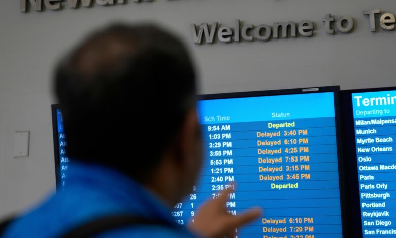 Software update keeps Newark airport radar online Software update keeps Newark airport radar online