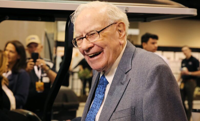 Investors are piling into big, short Treasury bets with Warren Buffett Investors are piling into big, short Treasury bets with Warren Buffett