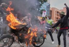Kenyan police shoot protester at close range during latest protests