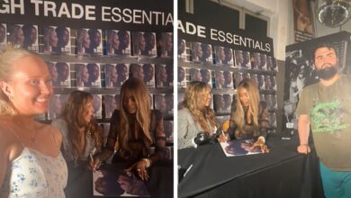 Miley Cyrus & Naomi Campbell Ignore Fans at Meet and Greet, On Video