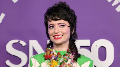 ‘SNL’ Star Says This ‘Crazy’ Mixup With Show Icon Made Her Sob ‘Hysterically’