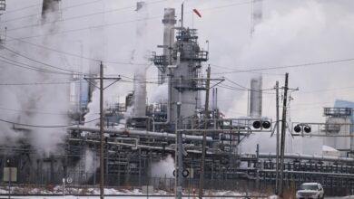 Suncor violated pollution permits for 900 hours during shutdown