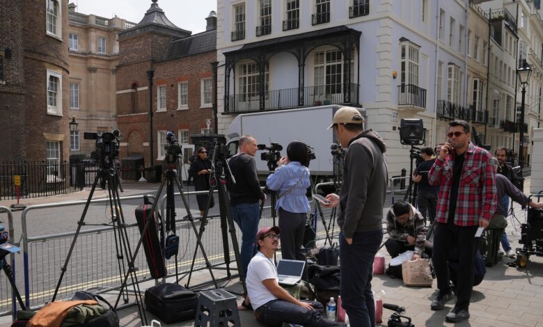 US-China trade talks in London enter their second day US-China trade talks in London enter their second day
