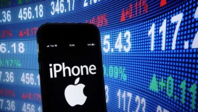 Are Wall Street Analysts Predicting Apple Stock Will Climb or Sink?